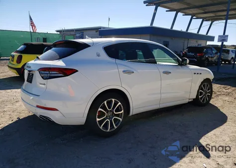 2021 Maserati Levante S z USA, uszkodzony, nr VIN ZN661YUAXMX378525